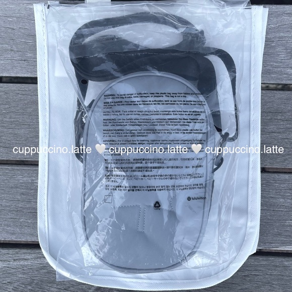 🍁 NWT🇨🇦RARE Lululemon Team Canada 22 Future Legacy Crossbody Bag - Rhino Grey - Picture 10 of 10